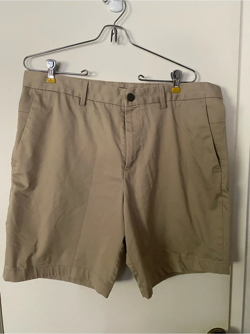 Banana Republic Men's Tan Flat-Front Shorts